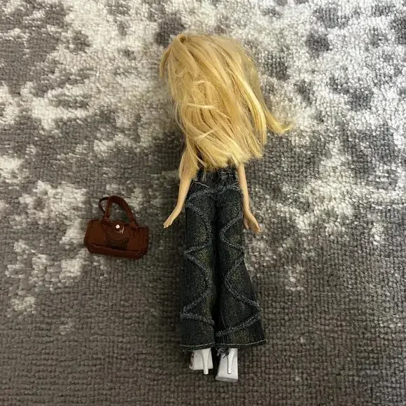 MGA Bratz Doll Chole Vintage 2001